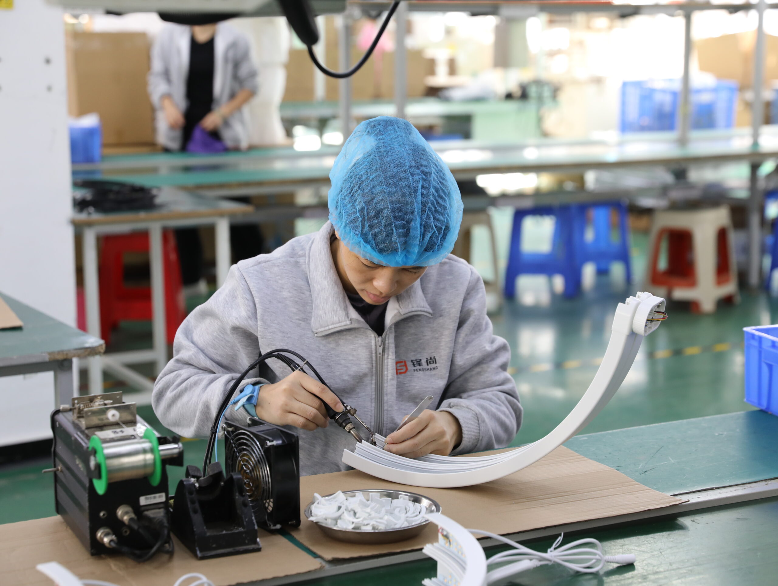 LIEQI quality control line inspecting eyelash extension lamp and nail technician light assemblies