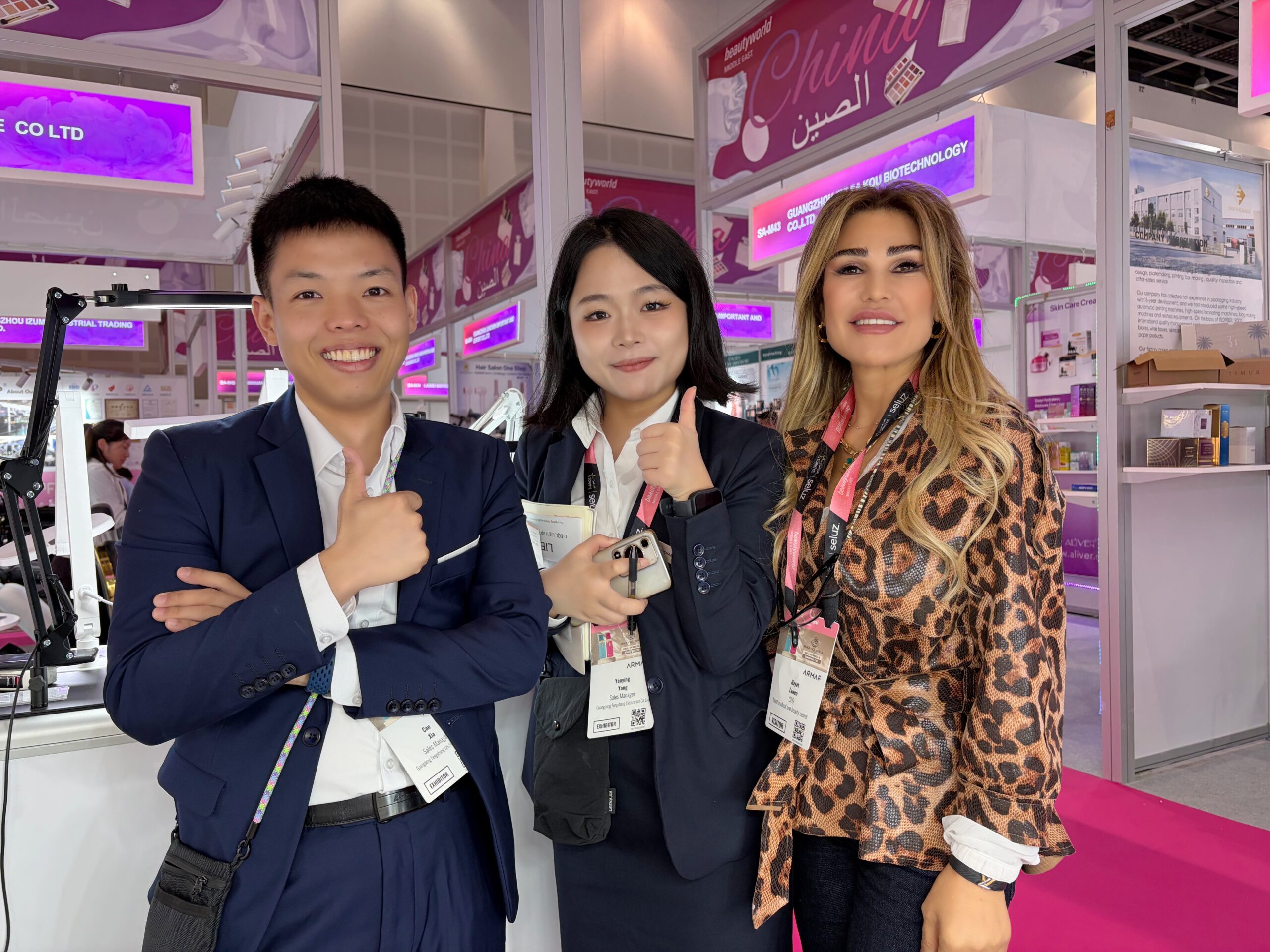 LIEQI with clients at Beautyworld Dubai